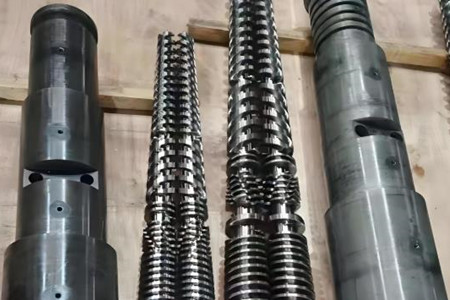 塑料擠出機(jī)機(jī)筒螺桿發(fā)貨前，廠家需要做哪些工作？